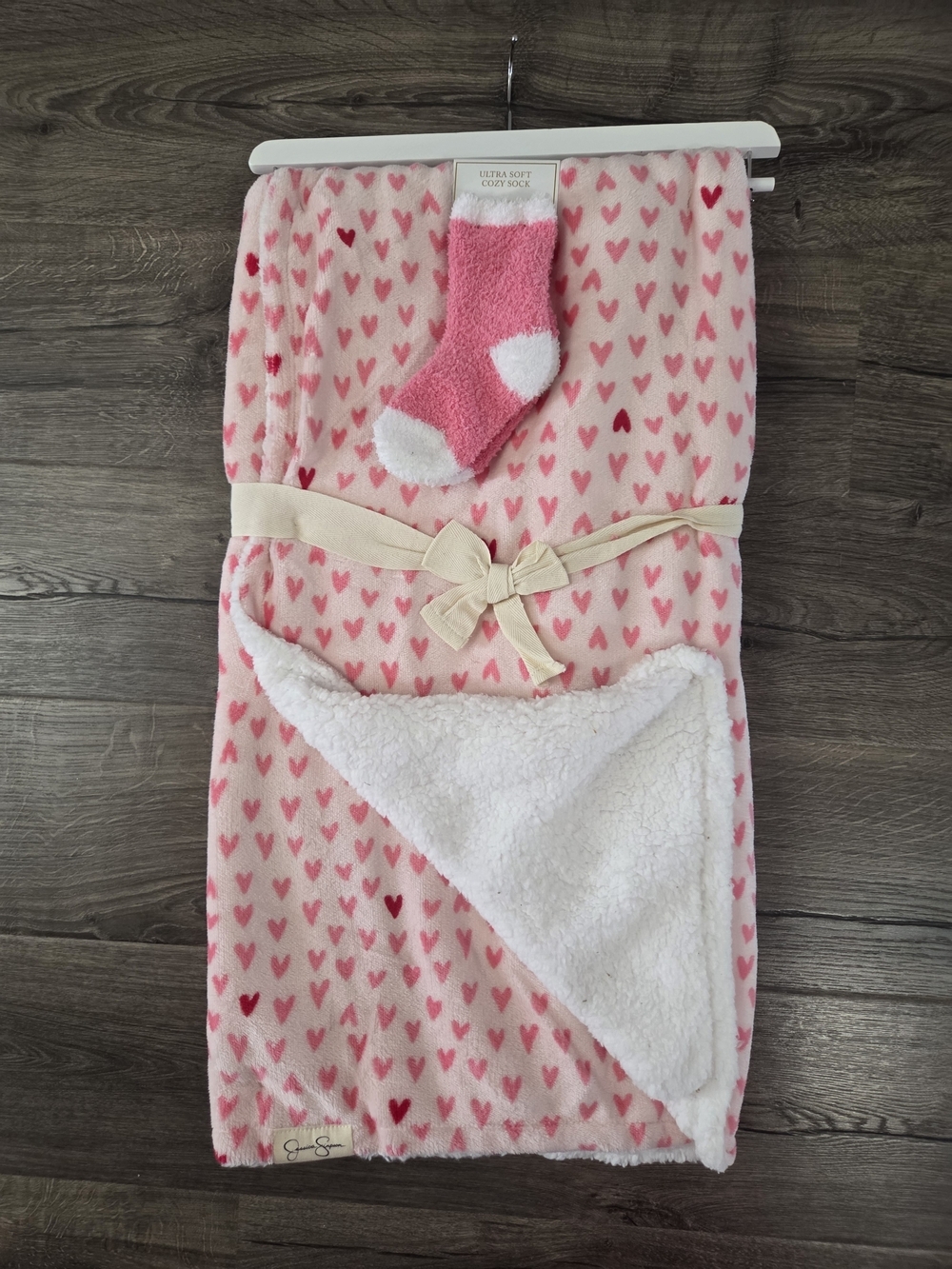 Jessica Simpson heart print sherpa throw blanket + socks set - NEW